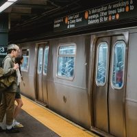 pax por abordar tren